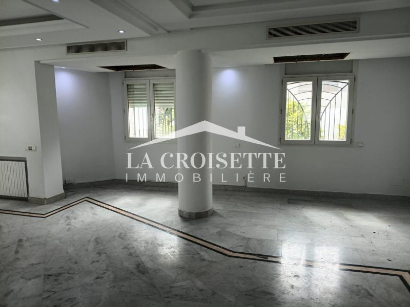 Villa S+6 avec piscine à La Marsa